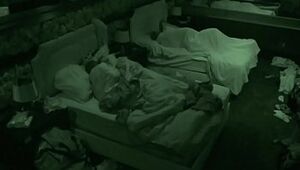 BB19 USA : (Left) Cody Fingering Jessica (Right) Matt and Raven Handjob #3